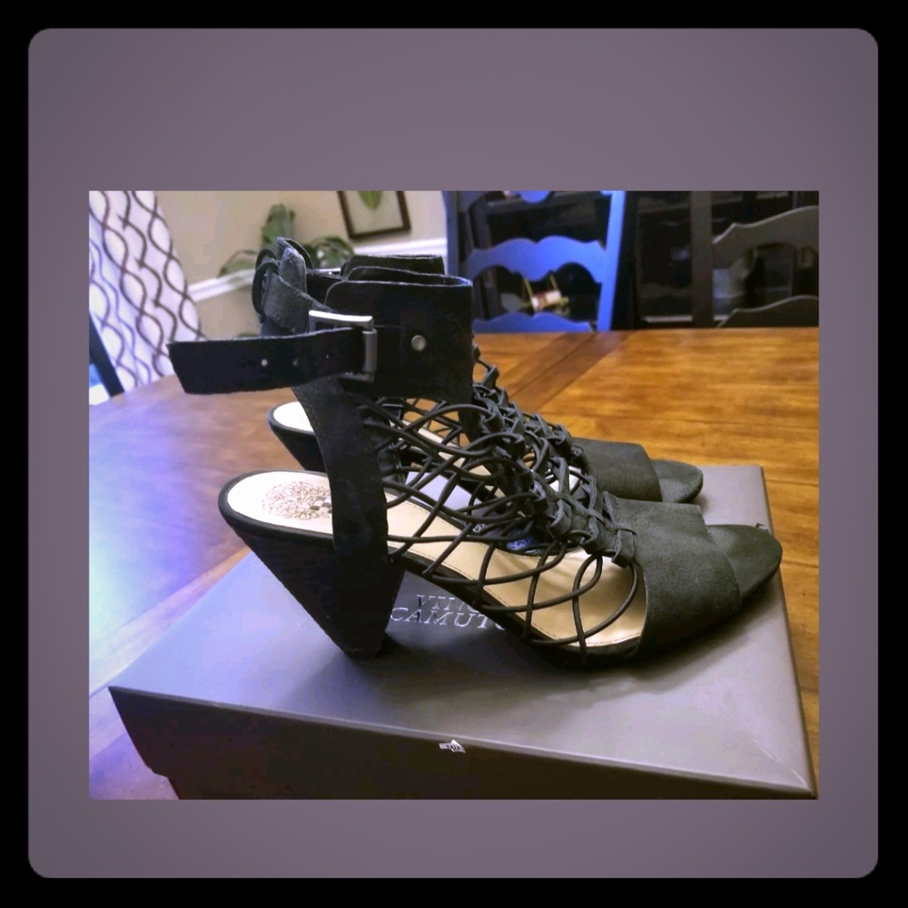 Vince Camuto "Evel" black strappy heels 10M